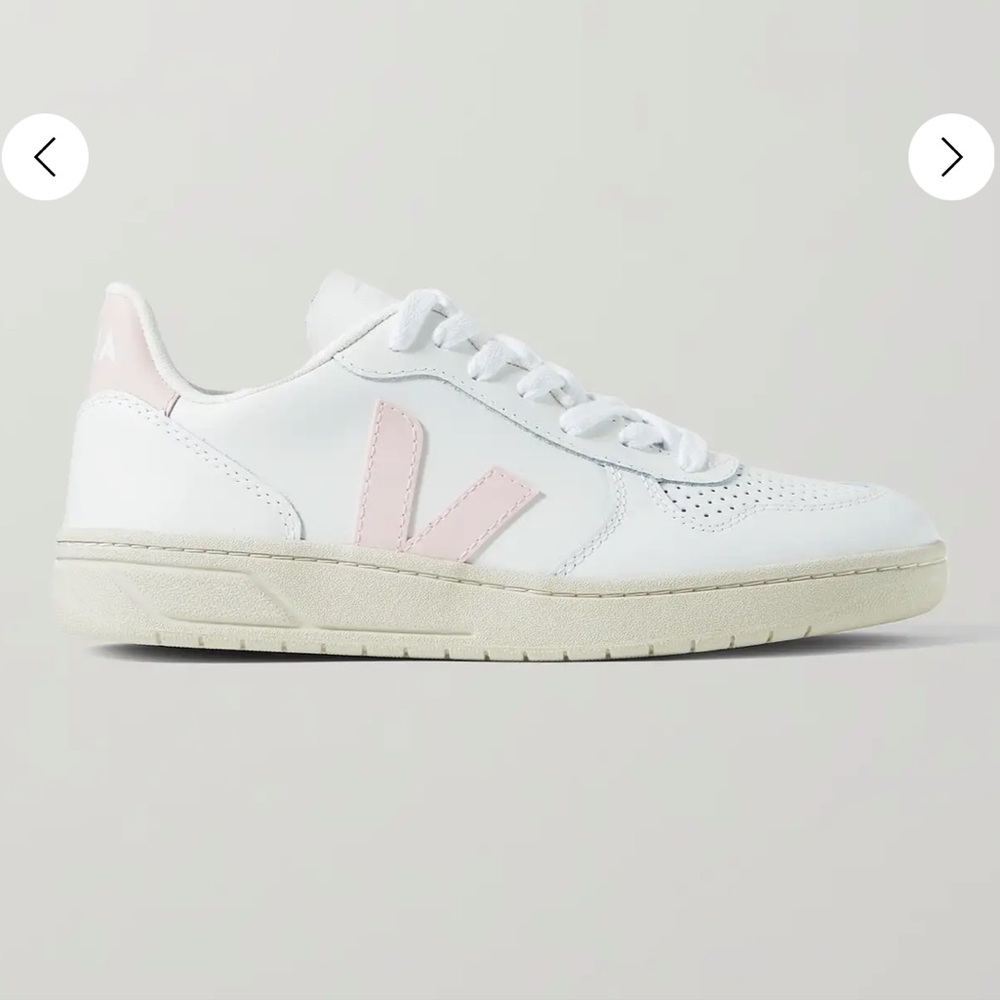 Veja V-10 in White/Petale. Size 41/US10. Worn less than 5 times.